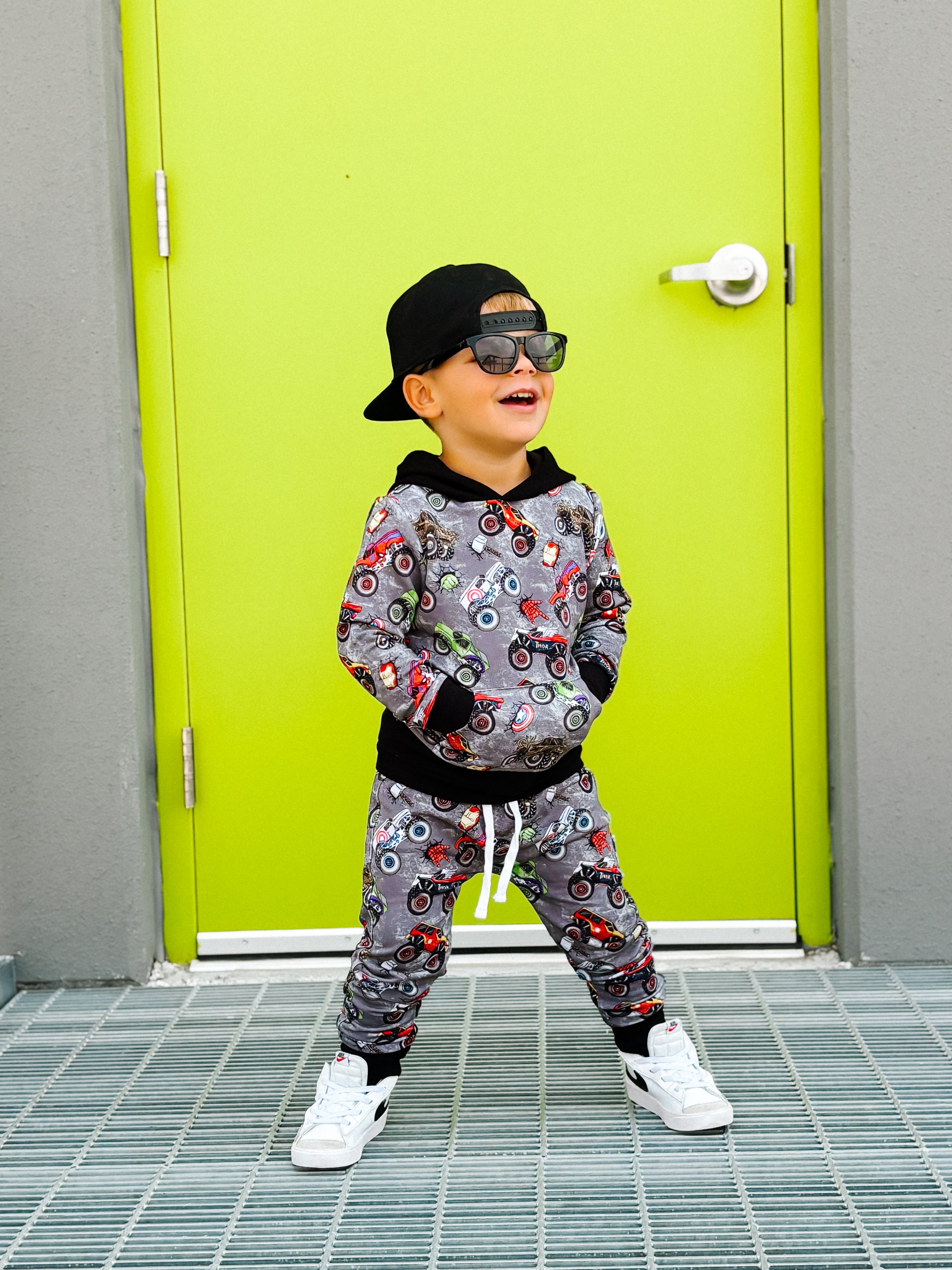 Monster Trucks Assemble