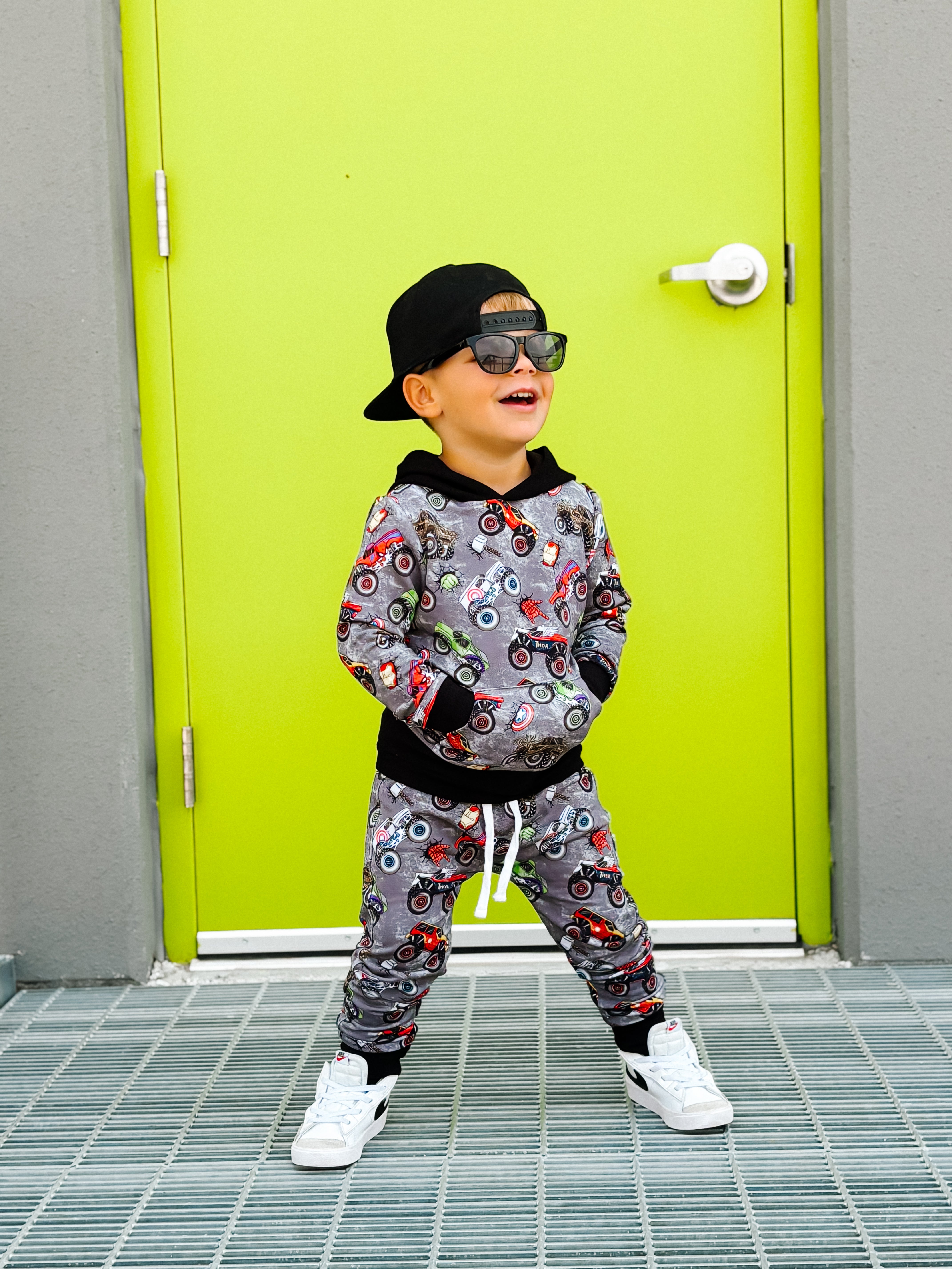 Monster Trucks Assemble